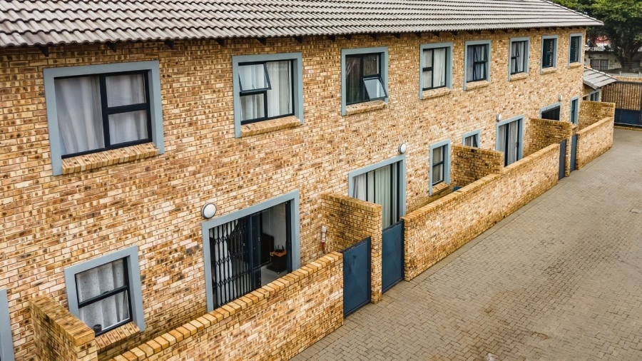 3 Bedroom Property for Sale in Brackendowns Gauteng