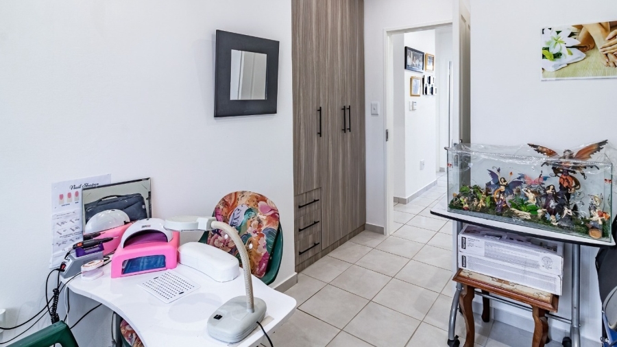 3 Bedroom Property for Sale in Brackendowns Gauteng