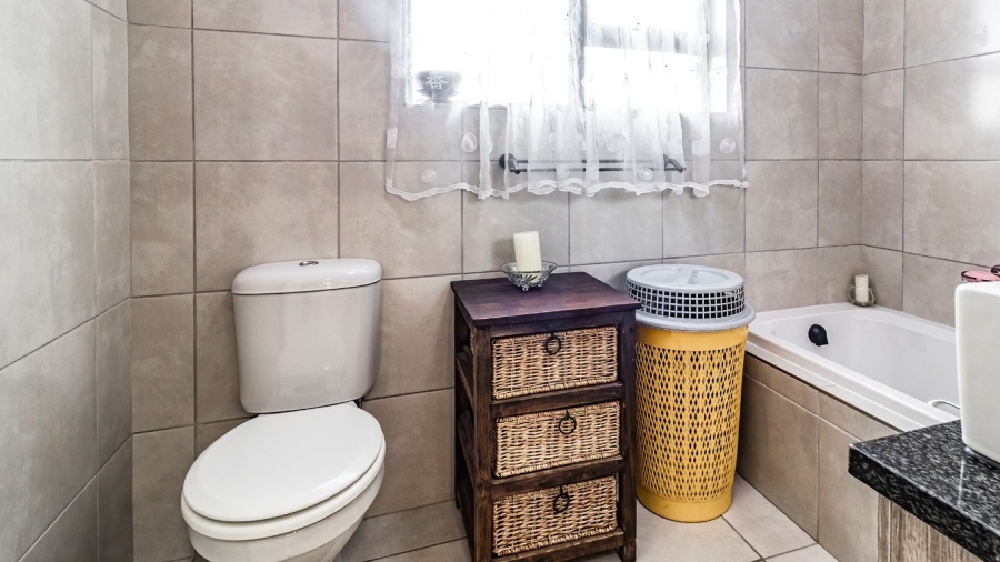 3 Bedroom Property for Sale in Brackendowns Gauteng