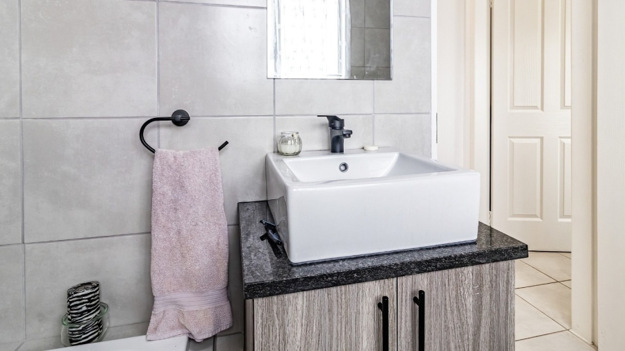 3 Bedroom Property for Sale in Brackendowns Gauteng