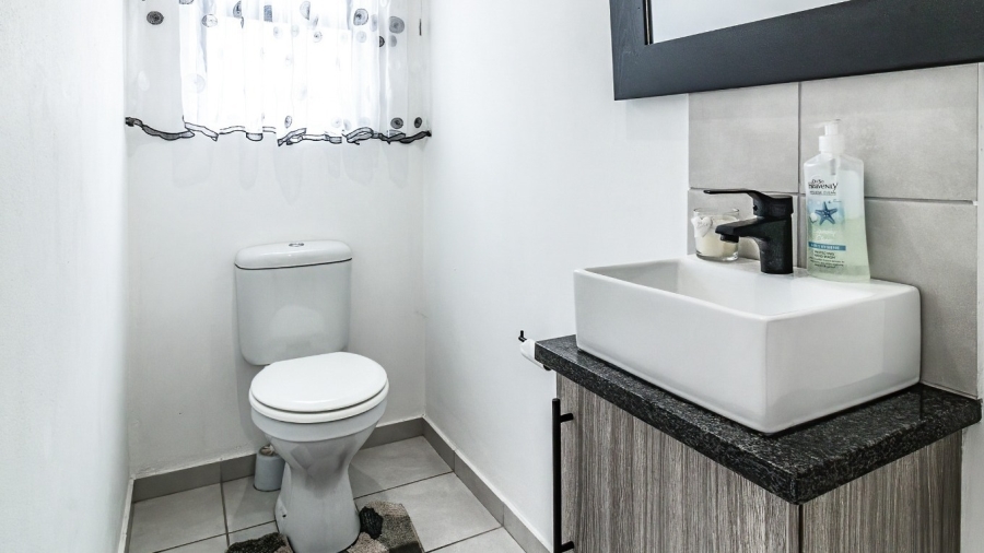 3 Bedroom Property for Sale in Brackendowns Gauteng