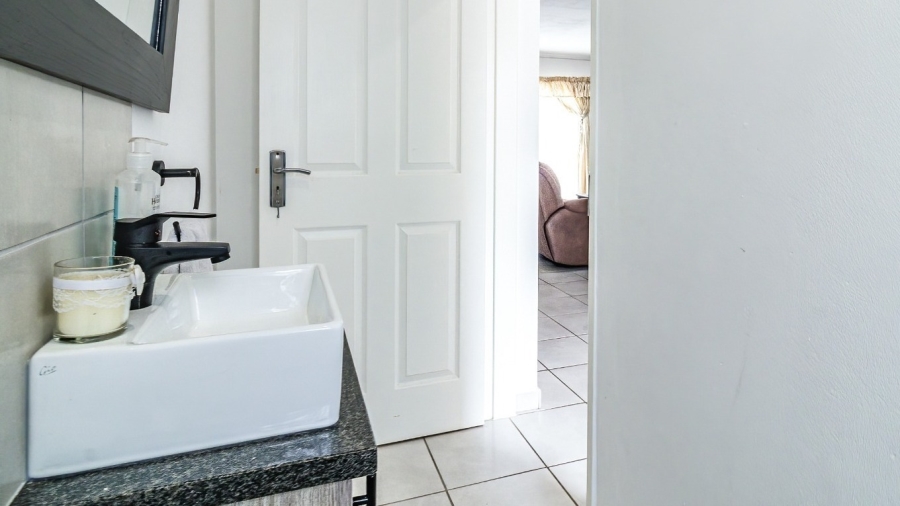 3 Bedroom Property for Sale in Brackendowns Gauteng