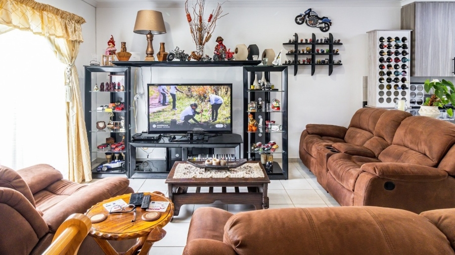 3 Bedroom Property for Sale in Brackendowns Gauteng