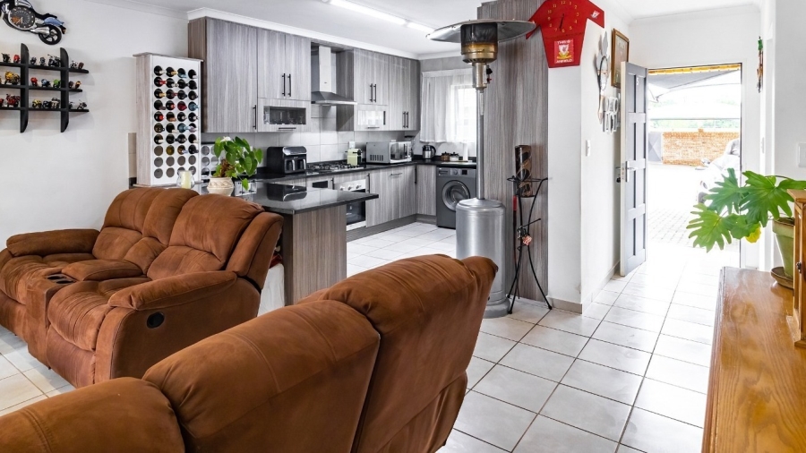 3 Bedroom Property for Sale in Brackendowns Gauteng