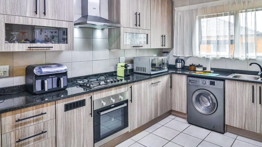 3 Bedroom Property for Sale in Brackendowns Gauteng