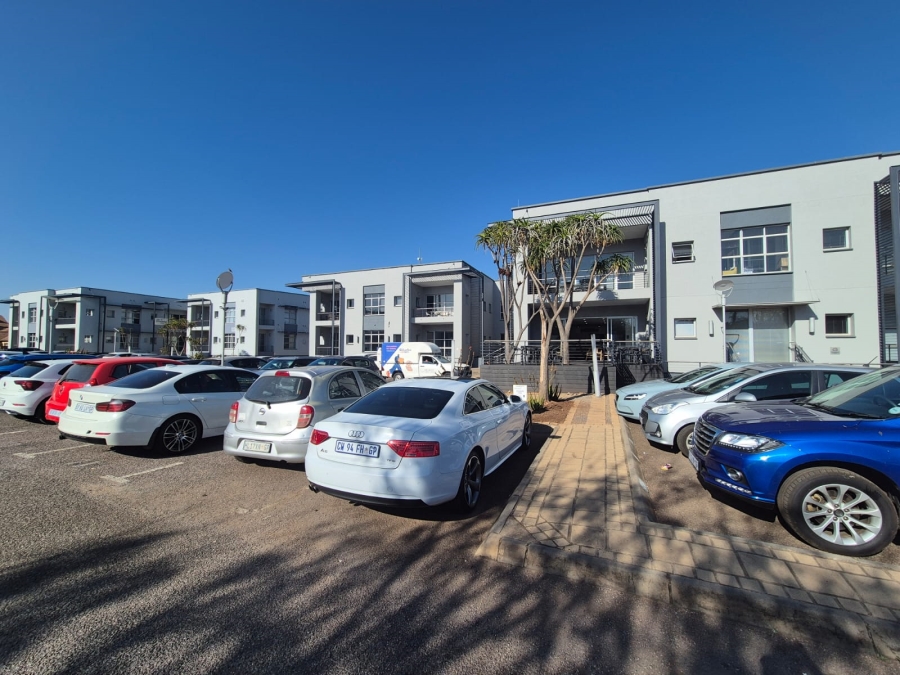 To Let Commercial Property for Rent in Die Hoewes Gauteng