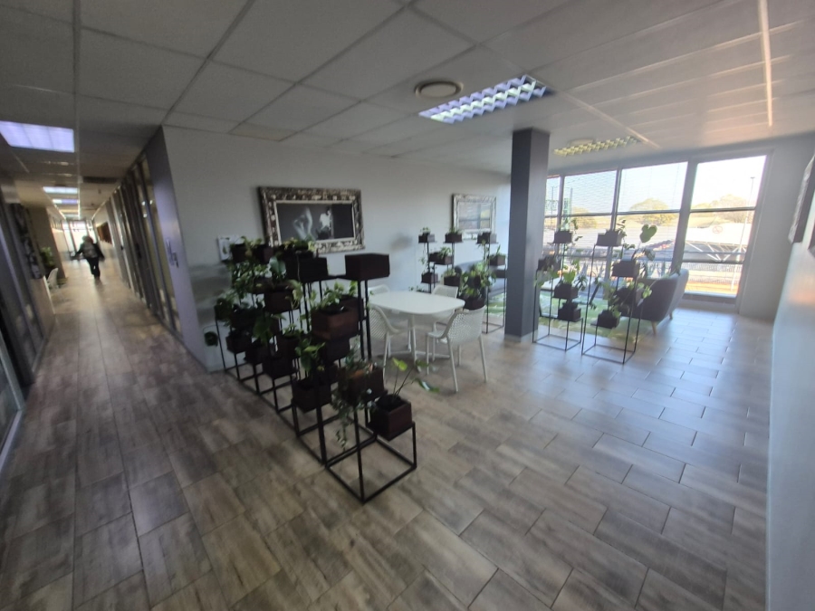 To Let Commercial Property for Rent in Die Hoewes Gauteng