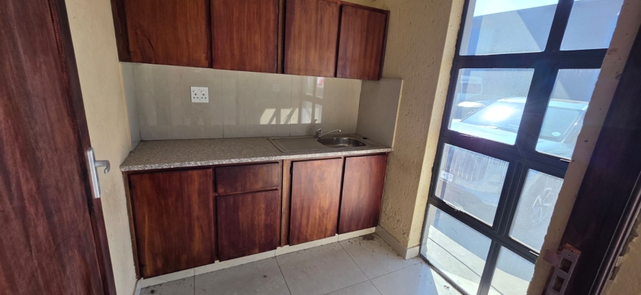 To Let Commercial Property for Rent in Pomona AH Gauteng