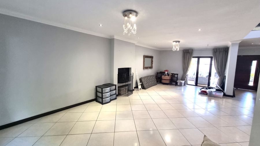 3 Bedroom Property for Sale in Six Fountains Residential Estate Gauteng