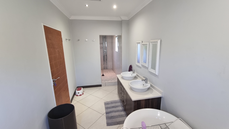 3 Bedroom Property for Sale in Six Fountains Residential Estate Gauteng