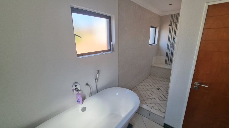 3 Bedroom Property for Sale in Six Fountains Residential Estate Gauteng