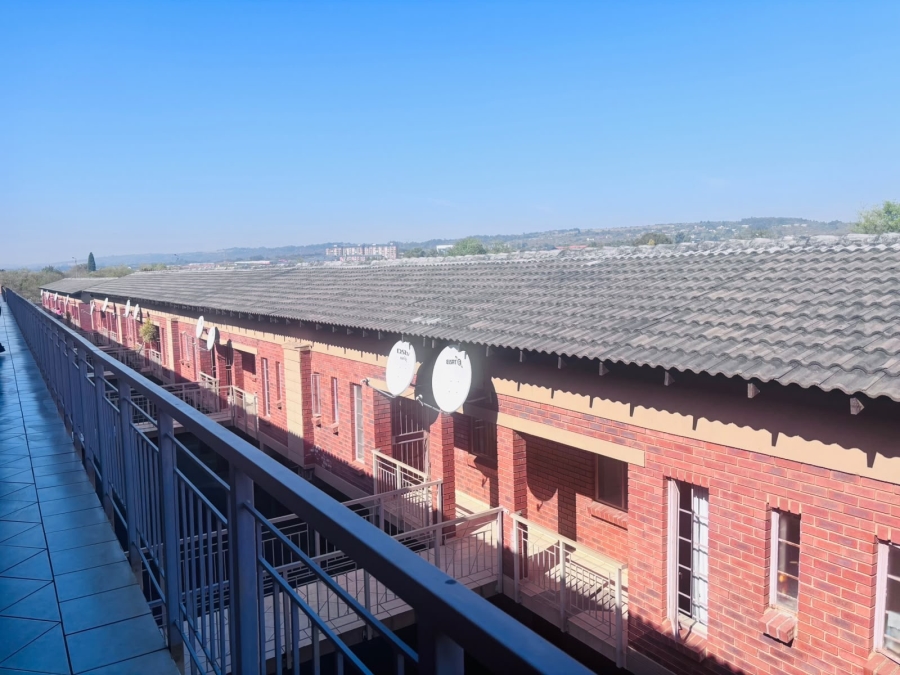 To Let 3 Bedroom Property for Rent in Equestria Gauteng