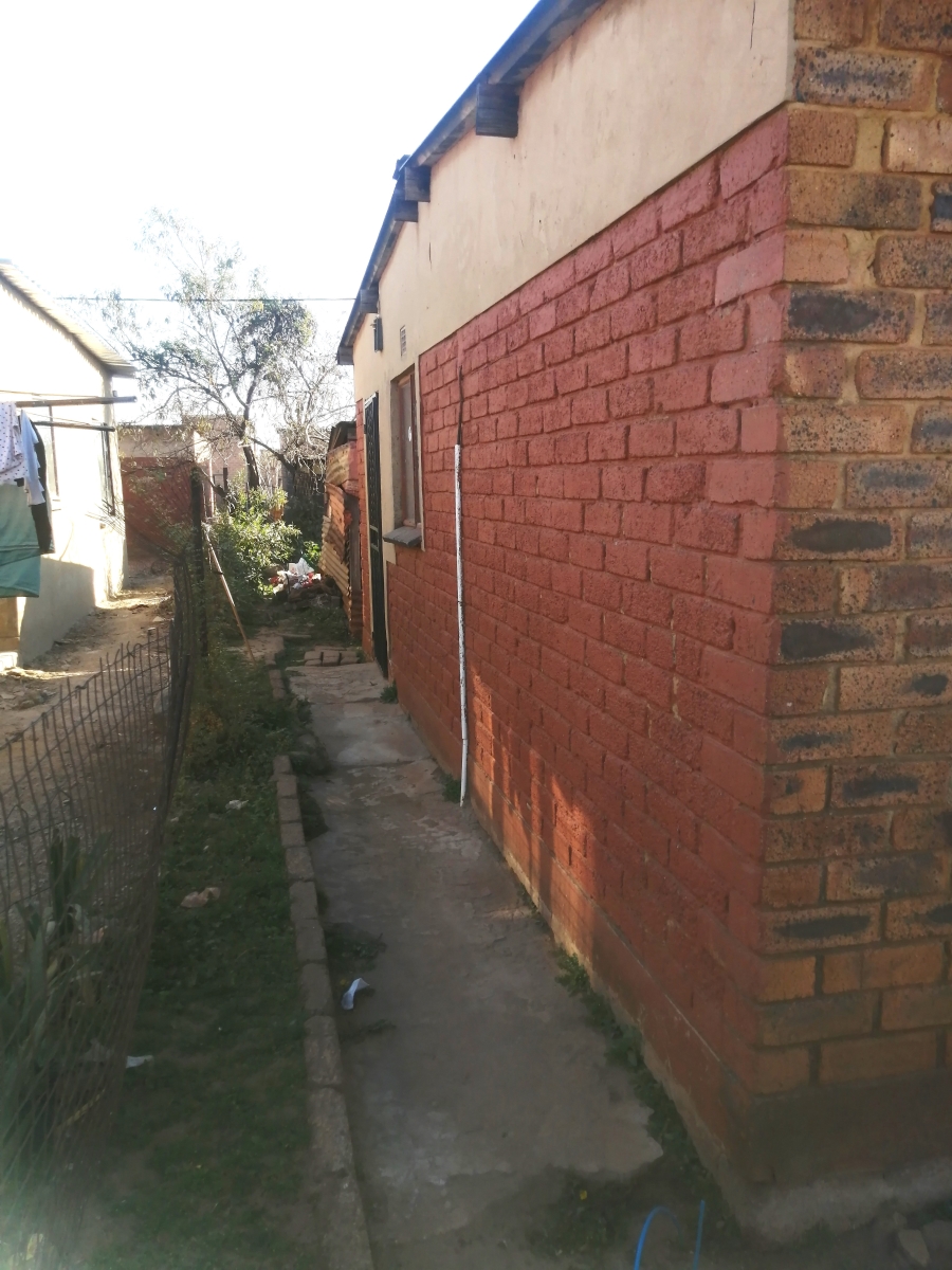2 Bedroom Property for Sale in Tsakane Gauteng