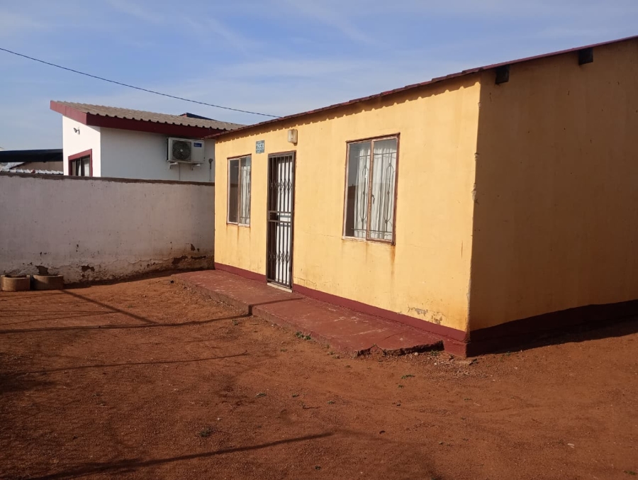 2 Bedroom Property for Sale in Zonkezizwe Gauteng