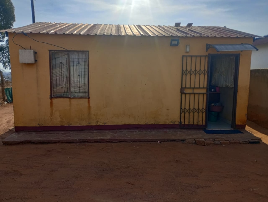 2 Bedroom Property for Sale in Zonkezizwe Gauteng