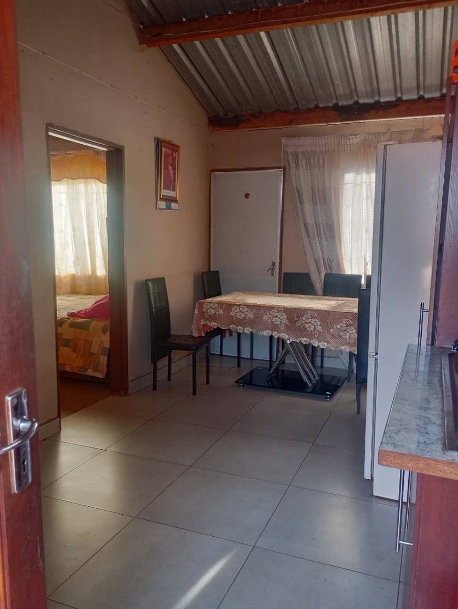 2 Bedroom Property for Sale in Zonkezizwe Gauteng