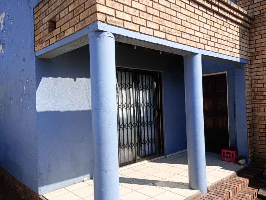 3 Bedroom Property for Sale in Moleleki Gauteng