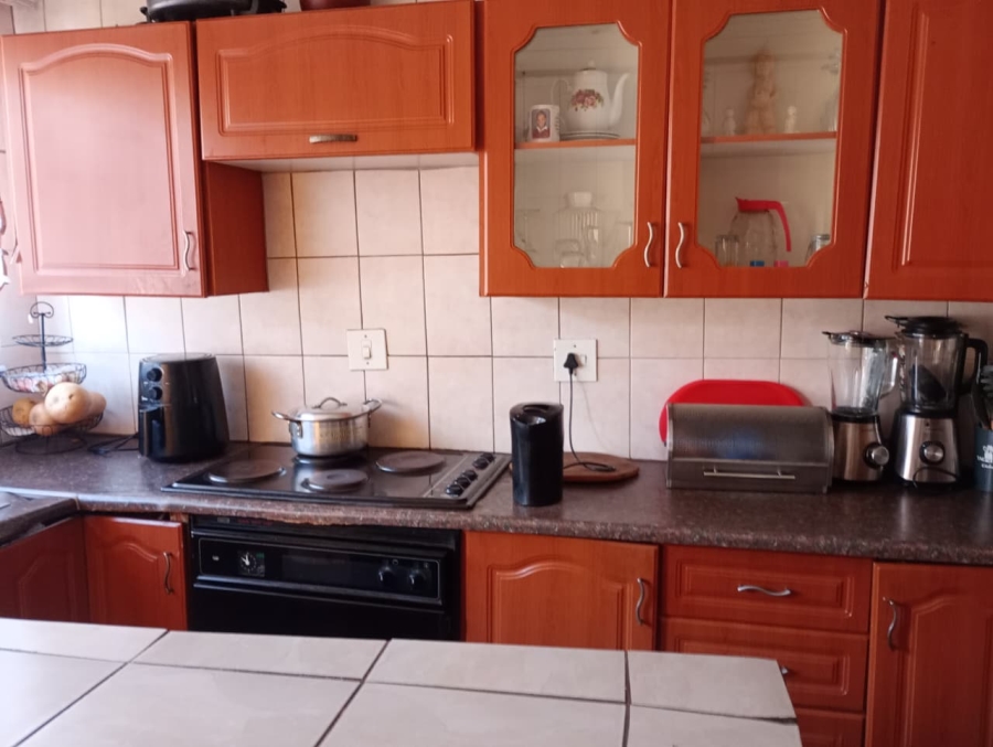 3 Bedroom Property for Sale in Moleleki Gauteng