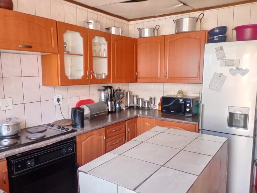 3 Bedroom Property for Sale in Moleleki Gauteng