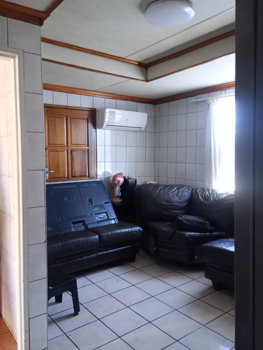 3 Bedroom Property for Sale in Moleleki Gauteng
