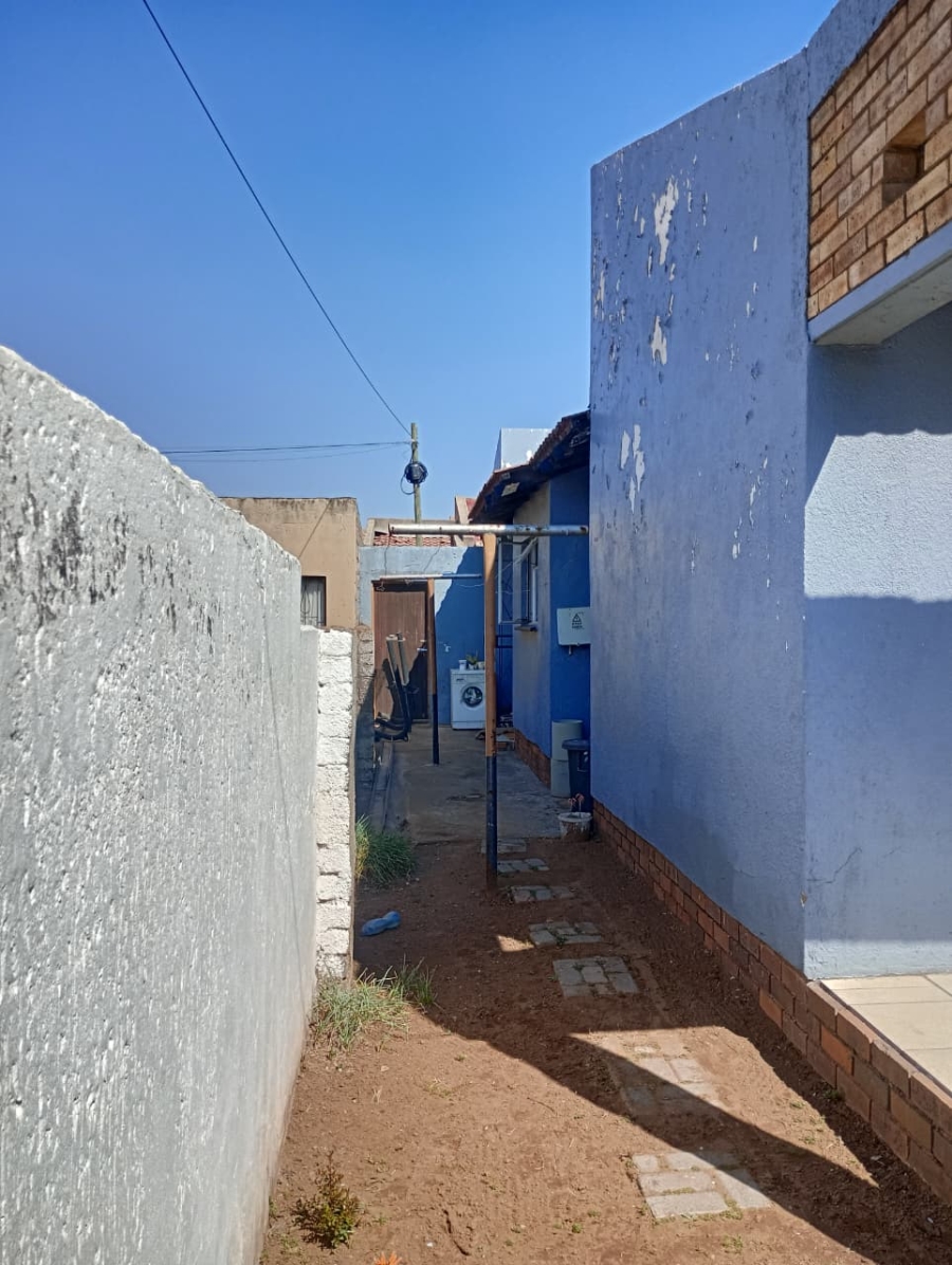 3 Bedroom Property for Sale in Moleleki Gauteng