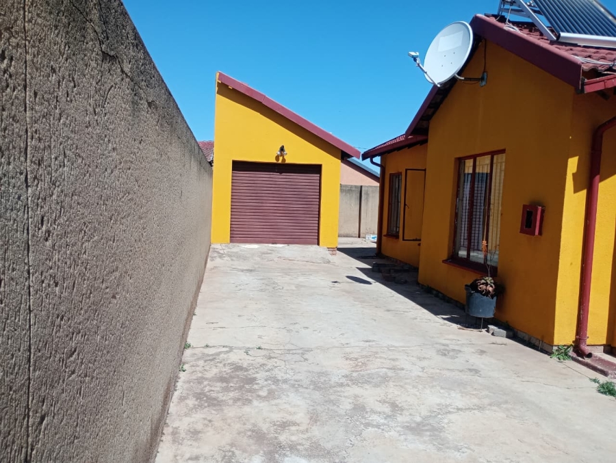 3 Bedroom Property for Sale in Vosloorus Ext 5 Gauteng