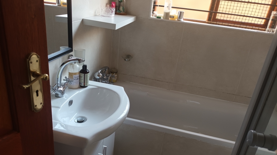 To Let 3 Bedroom Property for Rent in Chancliff A H Gauteng