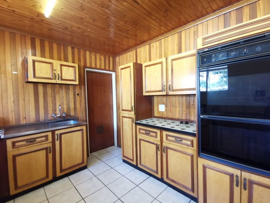 To Let 2 Bedroom Property for Rent in Strubenvale Gauteng