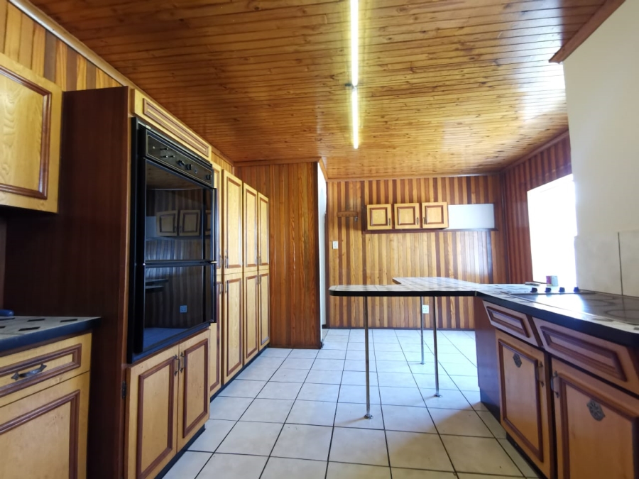 To Let 2 Bedroom Property for Rent in Strubenvale Gauteng