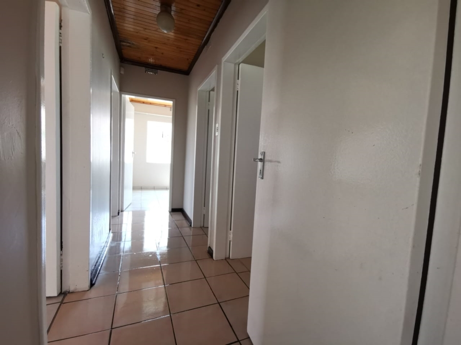 To Let 2 Bedroom Property for Rent in Strubenvale Gauteng
