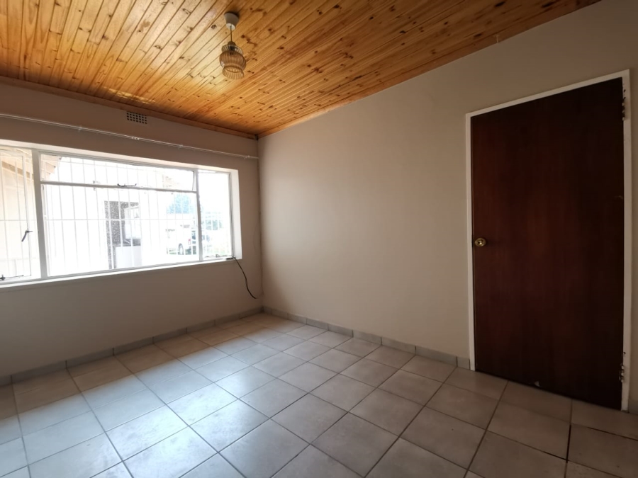 To Let 2 Bedroom Property for Rent in Strubenvale Gauteng