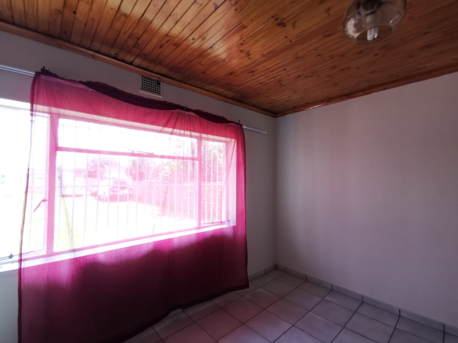 To Let 2 Bedroom Property for Rent in Strubenvale Gauteng