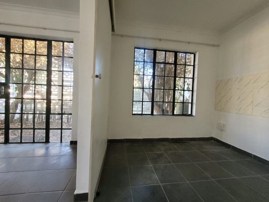 To Let 1 Bedroom Property for Rent in Greenhills Gauteng