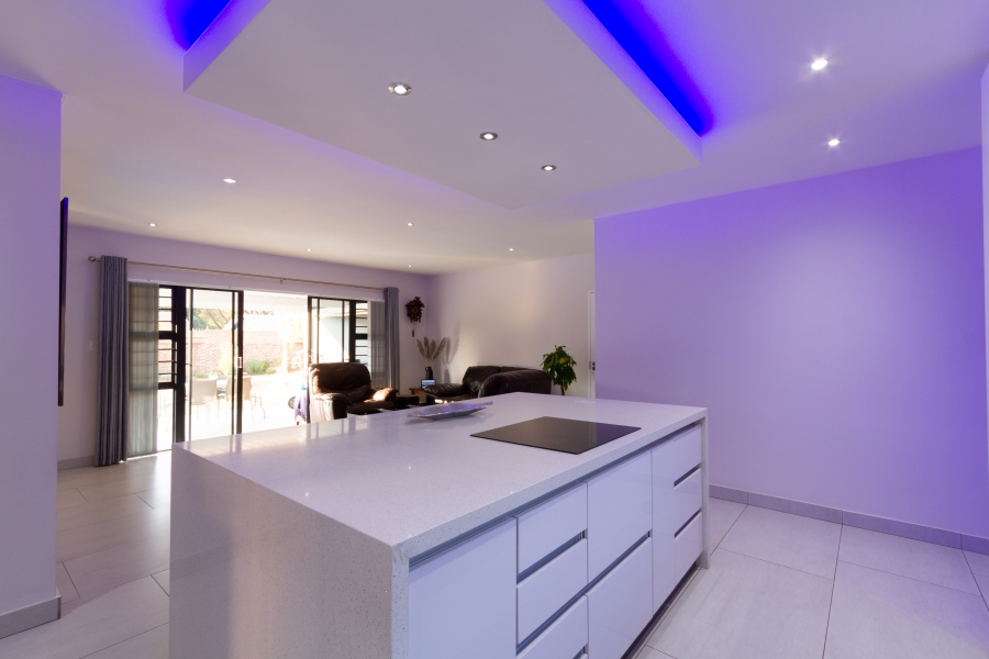 5 Bedroom Property for Sale in Die Wilgers Gauteng