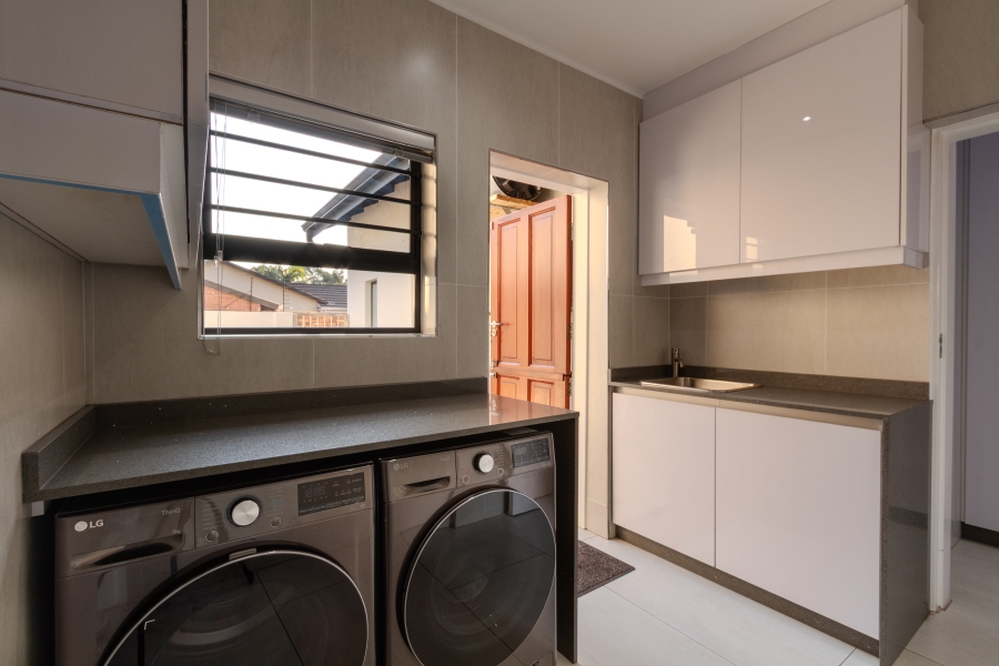 5 Bedroom Property for Sale in Die Wilgers Gauteng