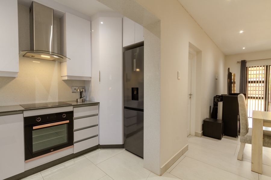 5 Bedroom Property for Sale in Die Wilgers Gauteng