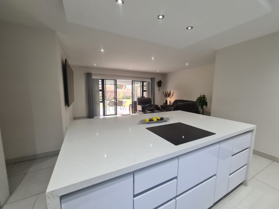 5 Bedroom Property for Sale in Die Wilgers Gauteng