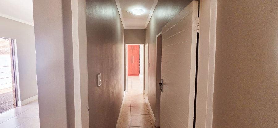 To Let 2 Bedroom Property for Rent in Lenasia Ext 9 Gauteng