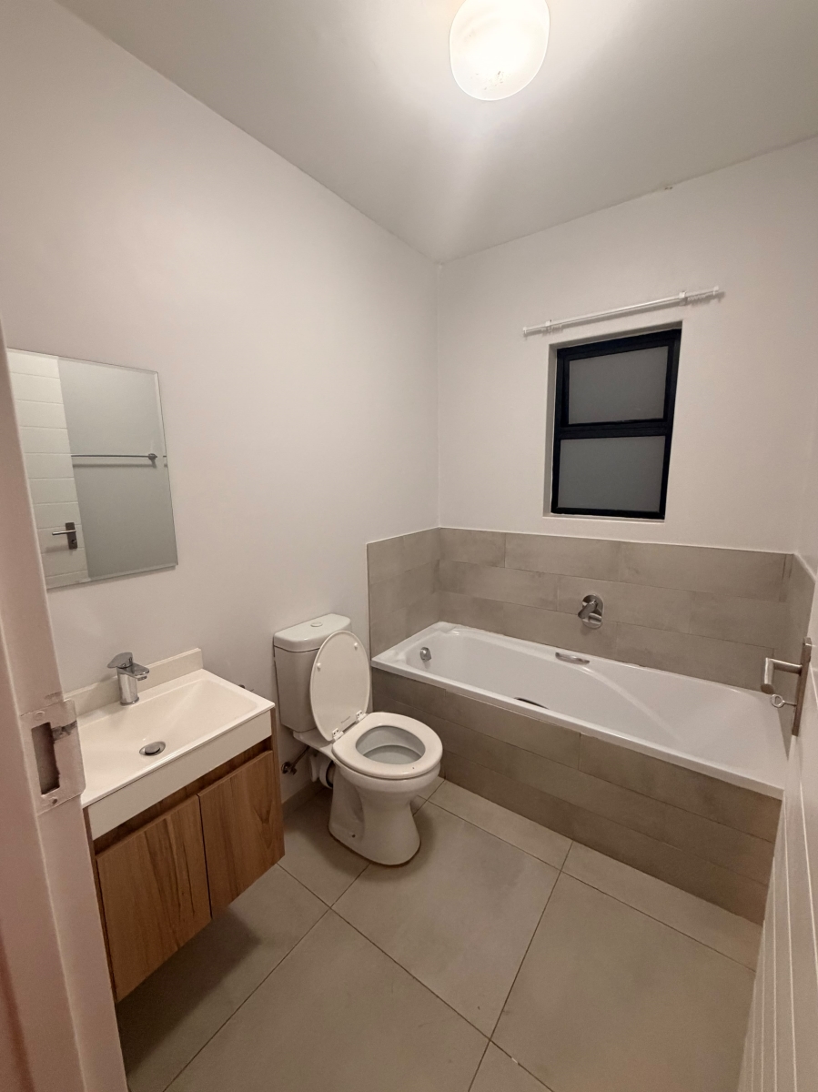 To Let 2 Bedroom Property for Rent in Lombardy Estate Gauteng