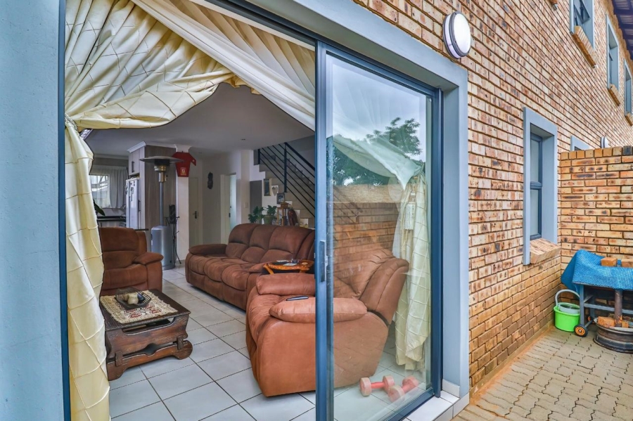 3 Bedroom Property for Sale in Brackendowns Gauteng