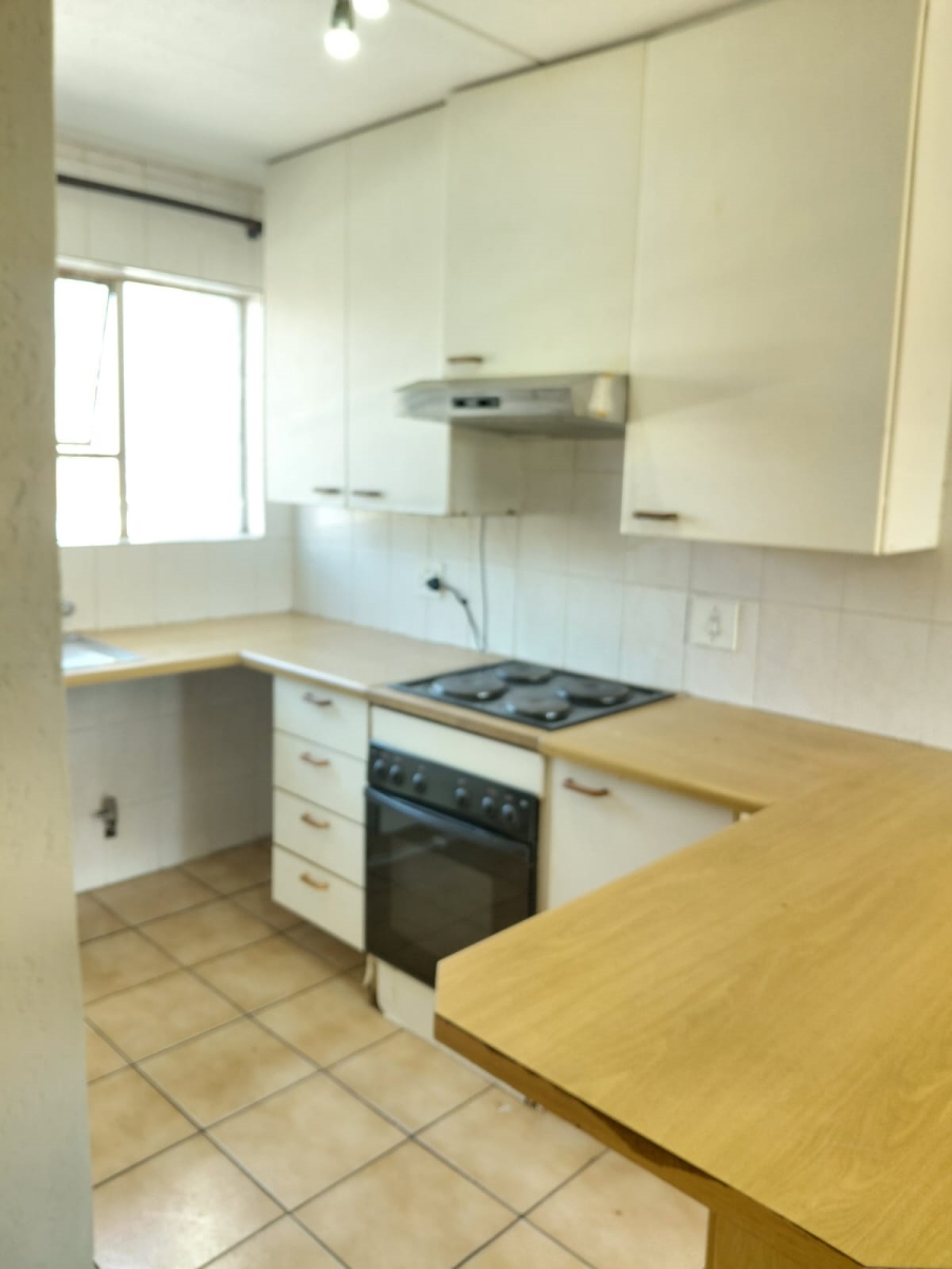 To Let 2 Bedroom Property for Rent in Vorna Valley Gauteng