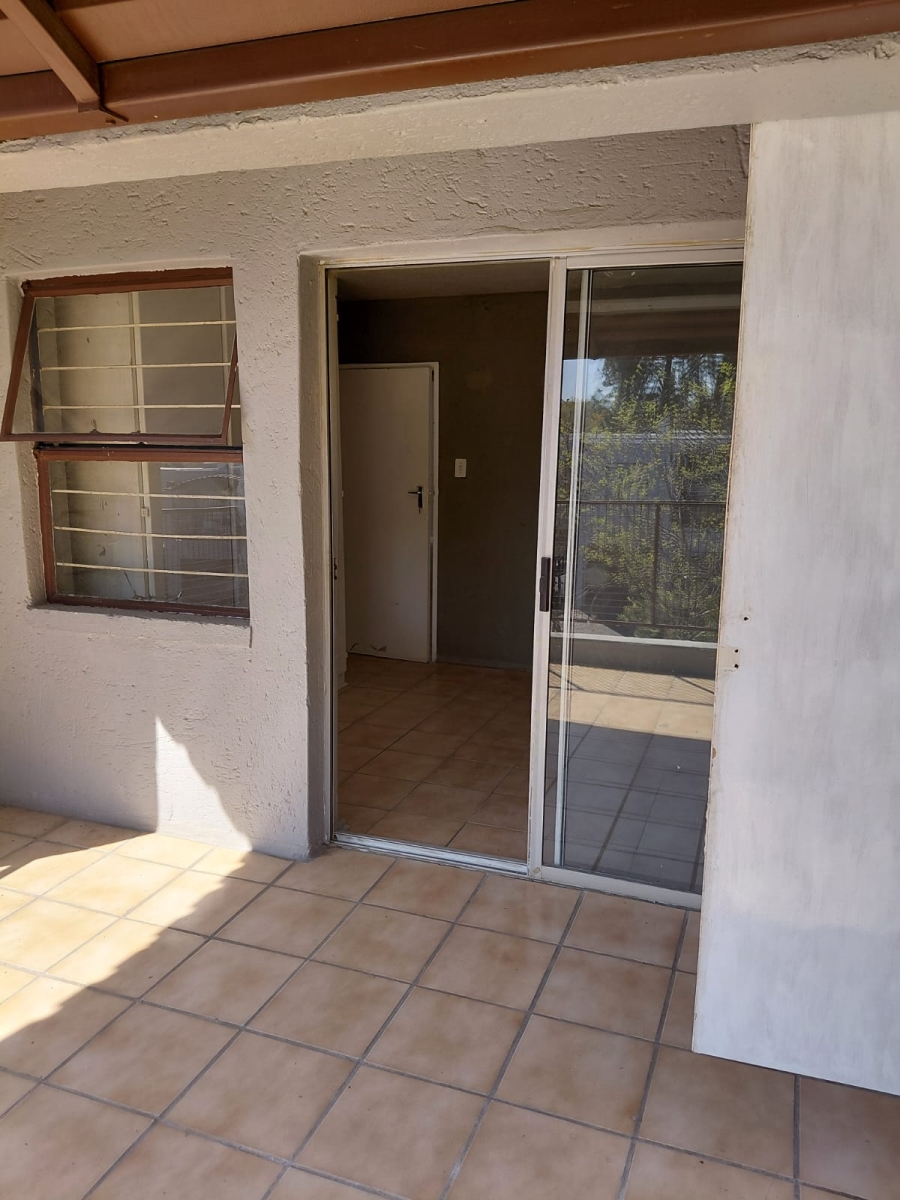 To Let 2 Bedroom Property for Rent in Vorna Valley Gauteng