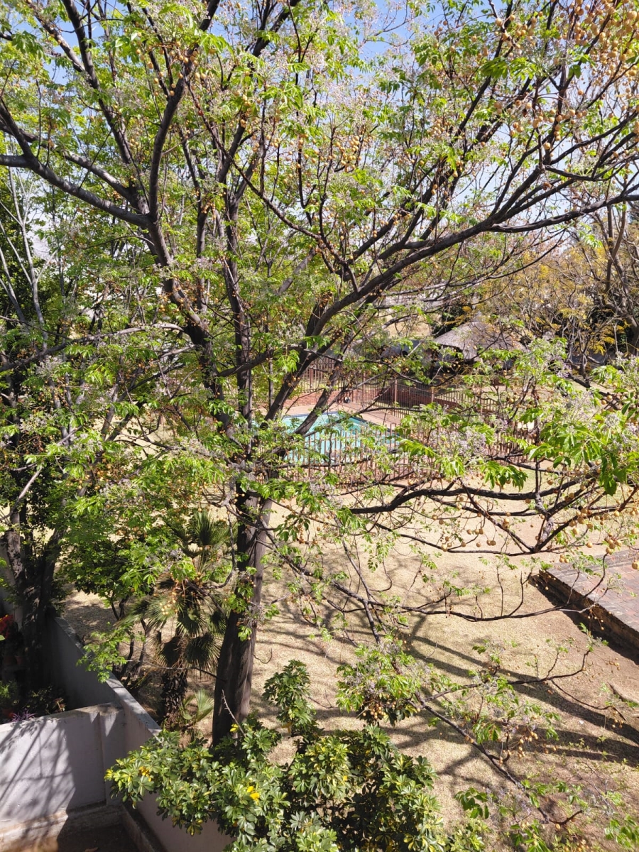 To Let 2 Bedroom Property for Rent in Vorna Valley Gauteng