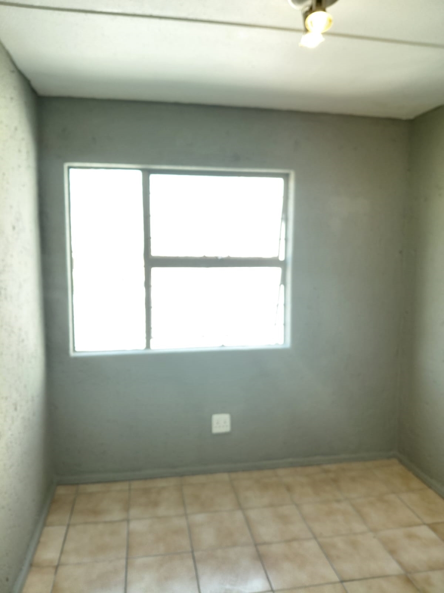 To Let 2 Bedroom Property for Rent in Vorna Valley Gauteng