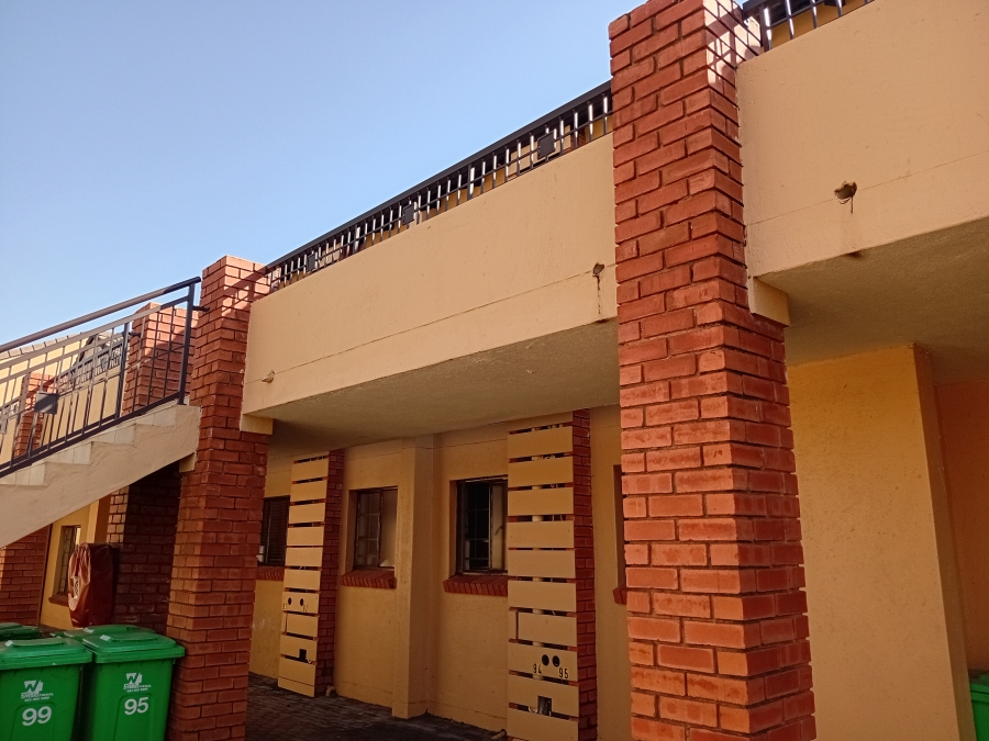 To Let 2 Bedroom Property for Rent in Equestria Gauteng