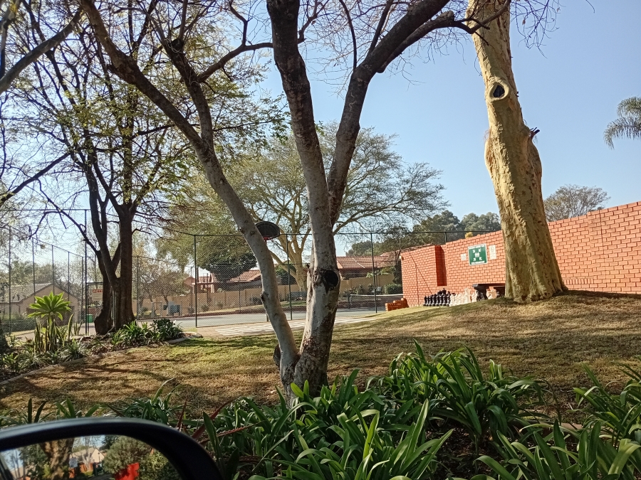 To Let 2 Bedroom Property for Rent in Equestria Gauteng
