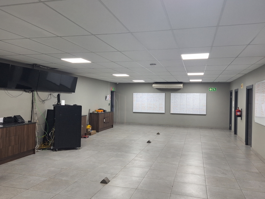 To Let Commercial Property for Rent in Knoppieslaagte Gauteng
