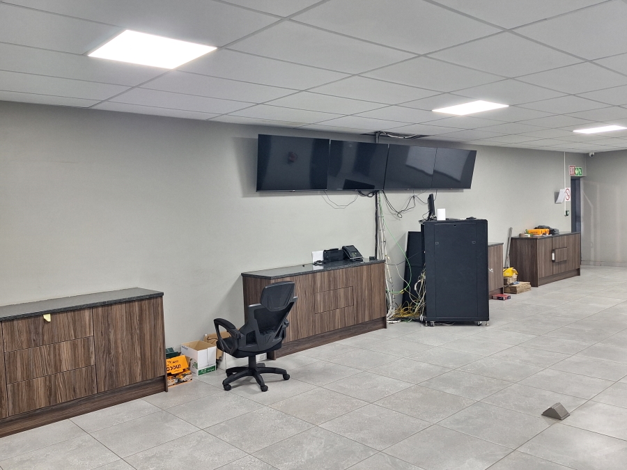 To Let Commercial Property for Rent in Knoppieslaagte Gauteng