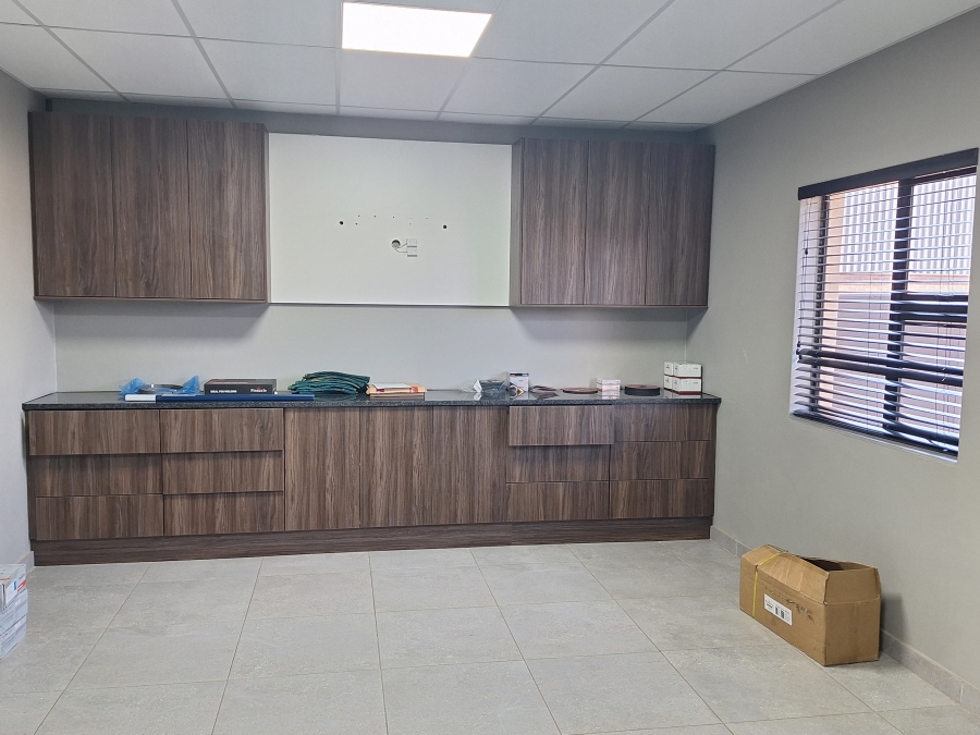 To Let Commercial Property for Rent in Knoppieslaagte Gauteng