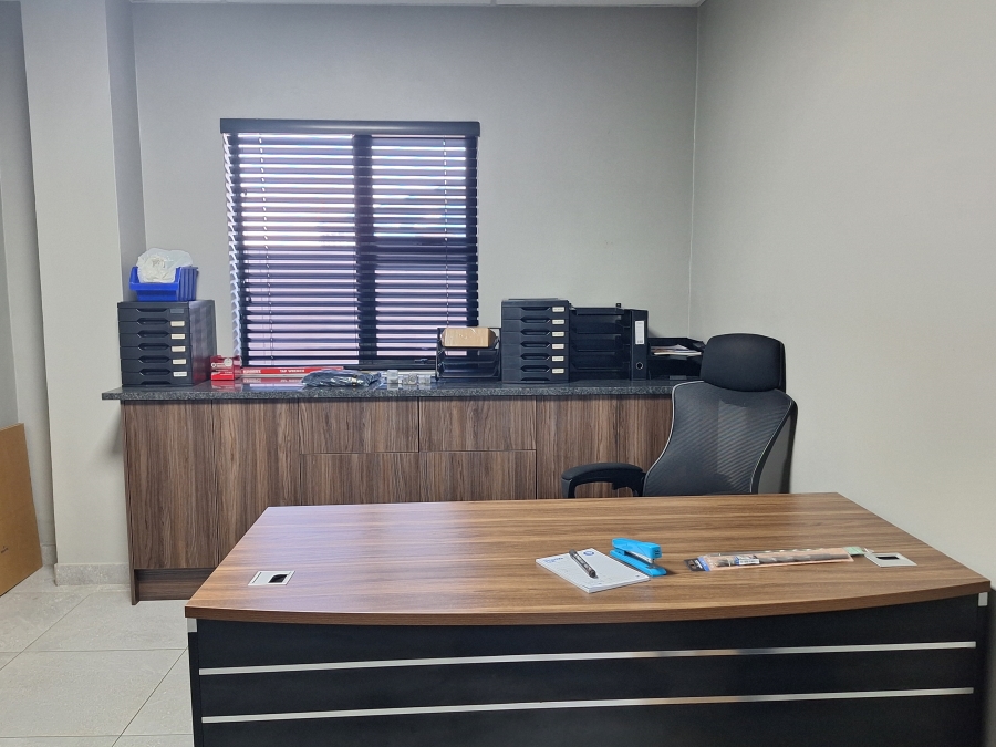 To Let Commercial Property for Rent in Knoppieslaagte Gauteng